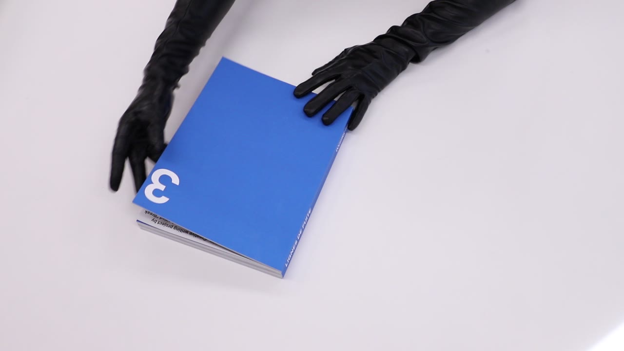 Images and publications from the LIGNES DE FUITE Archive.